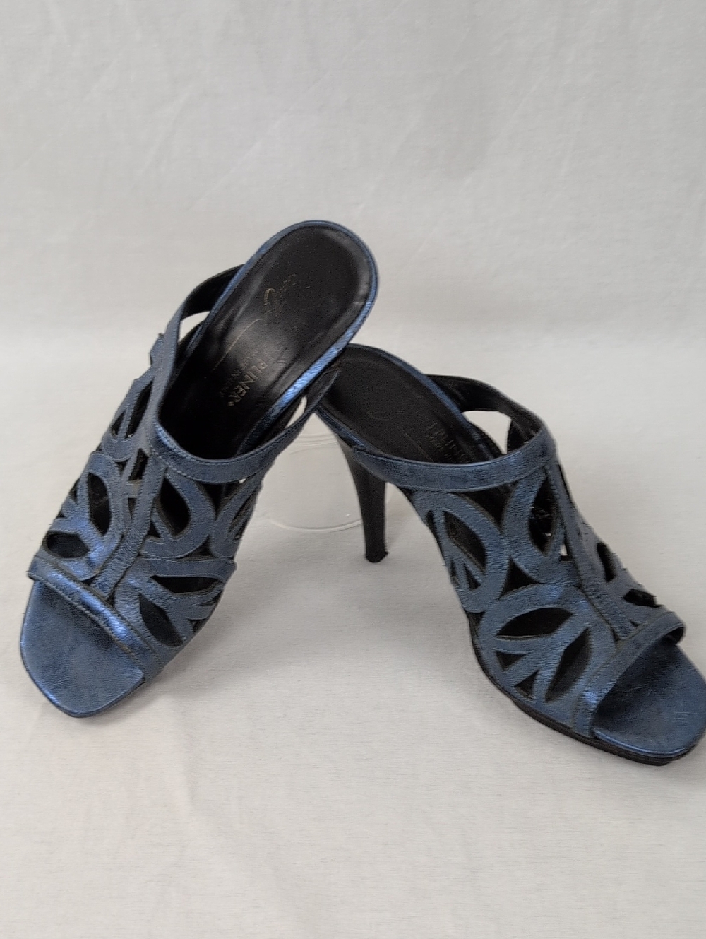 VINTAGE & RARE DONALD PLINER PEACE SIGN SANDALS 7.5 N